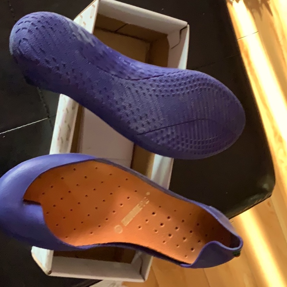 iGuaneye Jungle Lux purple slip on sandals